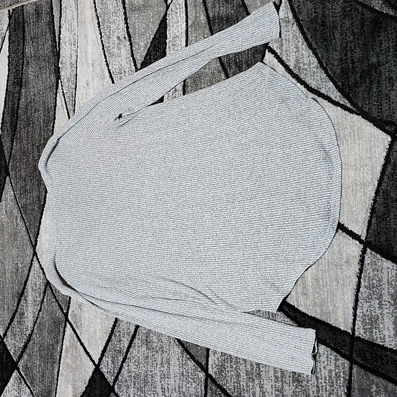 BKE GRAY RIBBED V-NECK DRAP-TAIL LONG-SLEEVED TOP - Picture 9 of 11